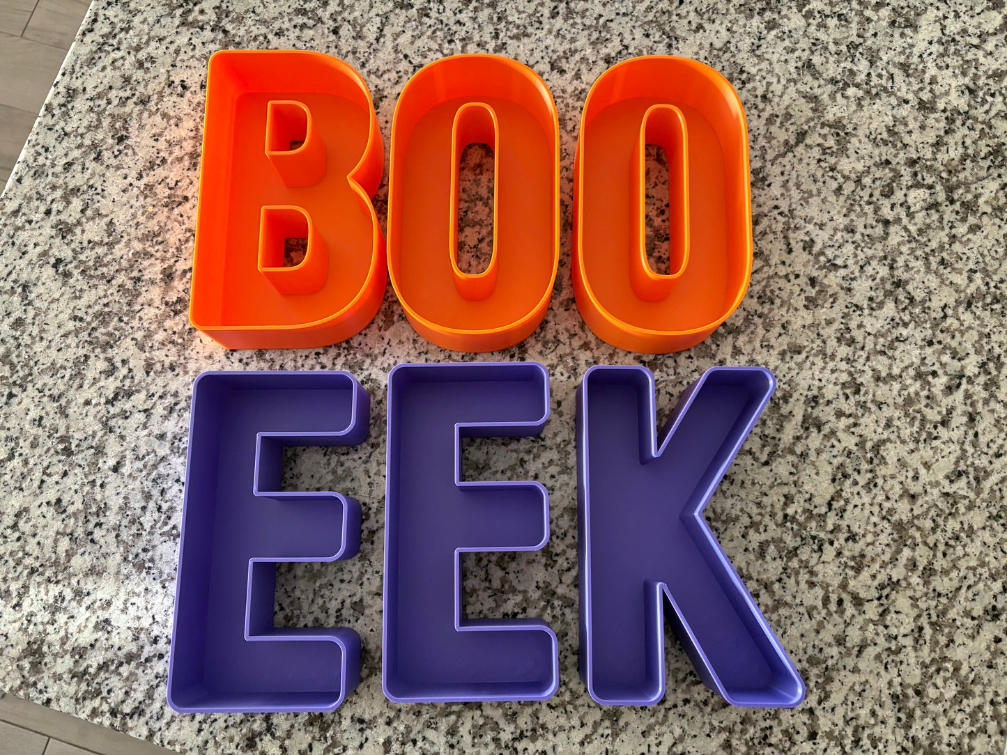 3D-Printed “BOO” or “EEK” Holiday Letters
