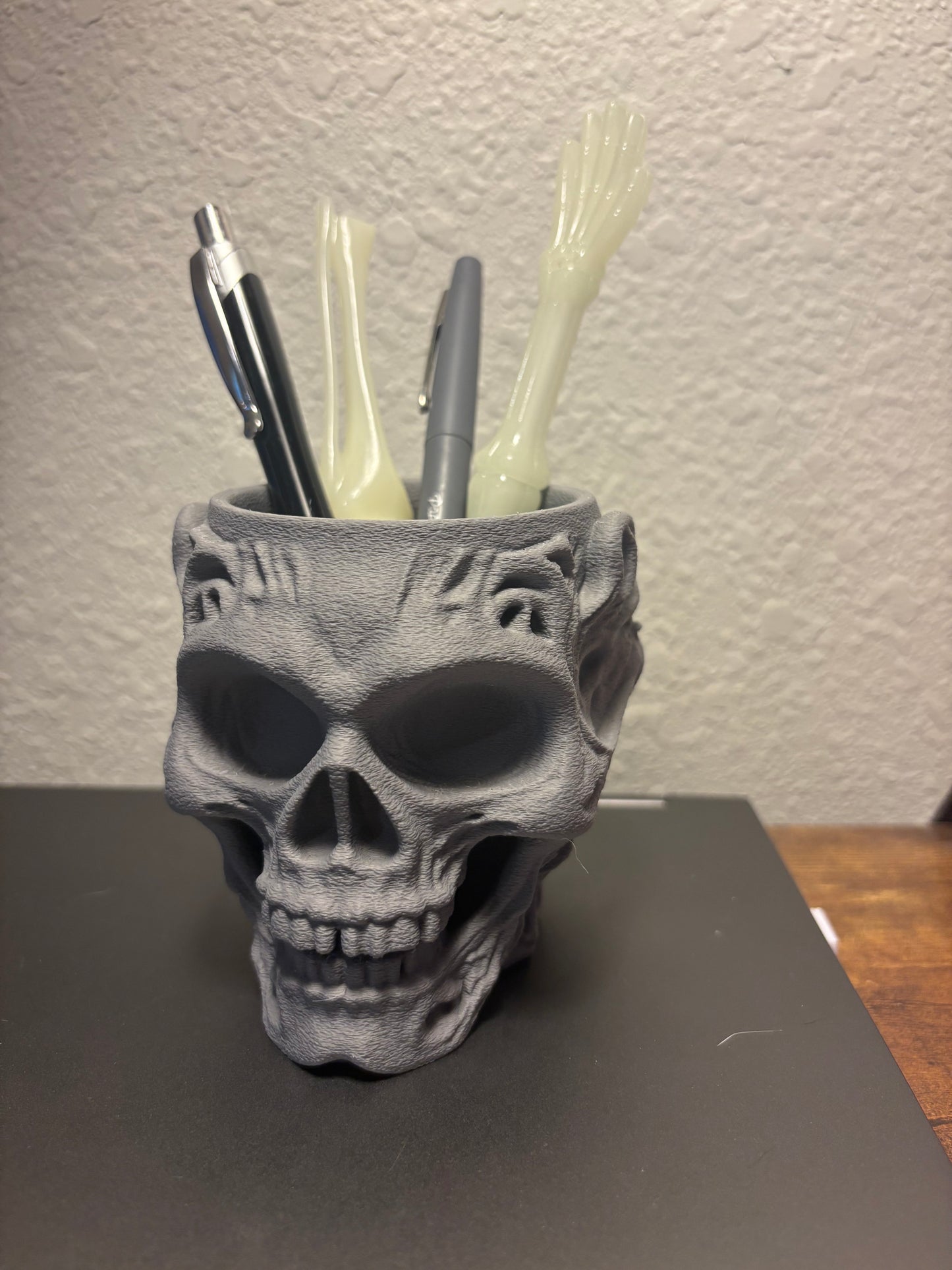 Skull Pen Holder for Desk, 3D Printed, Gray